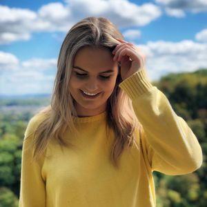 Meet your Posher, Laura